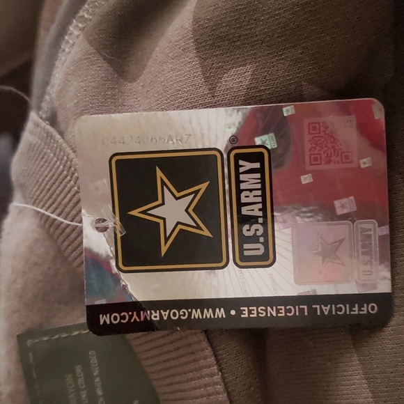 Womens Army Camo Sweatshirt - Picture 3 of 4